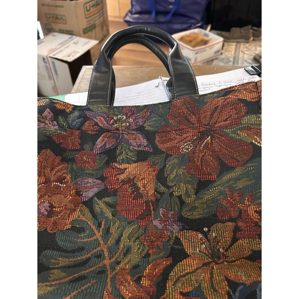 floral tapestry Bag Snap Closure 17" X 11, 2 Leather Strap Handles. Nice Bag!